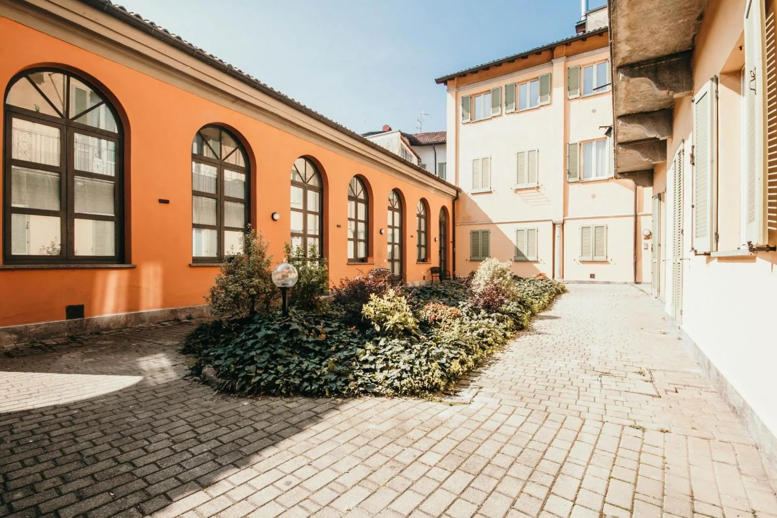 Bigattera Apartments — 9 appartamenti con cucina a Varese, 