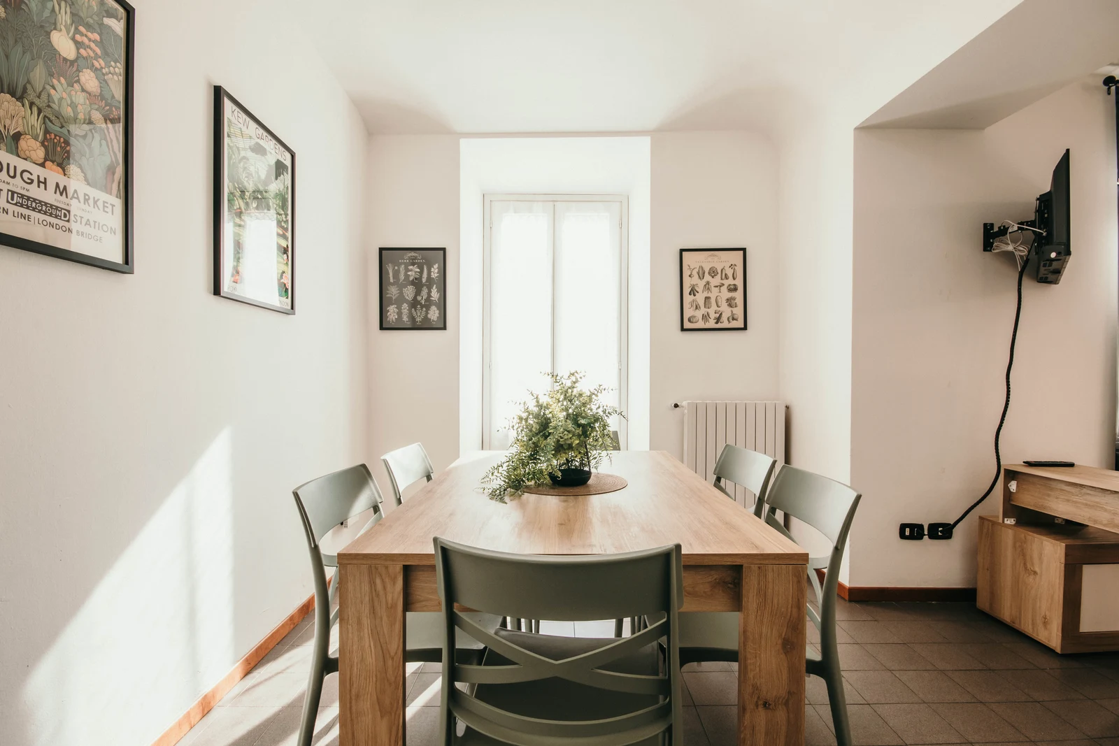 FAGGIO &middot; Appartamento con 2 Camere da Letto — Bigattera Apartments, Varese