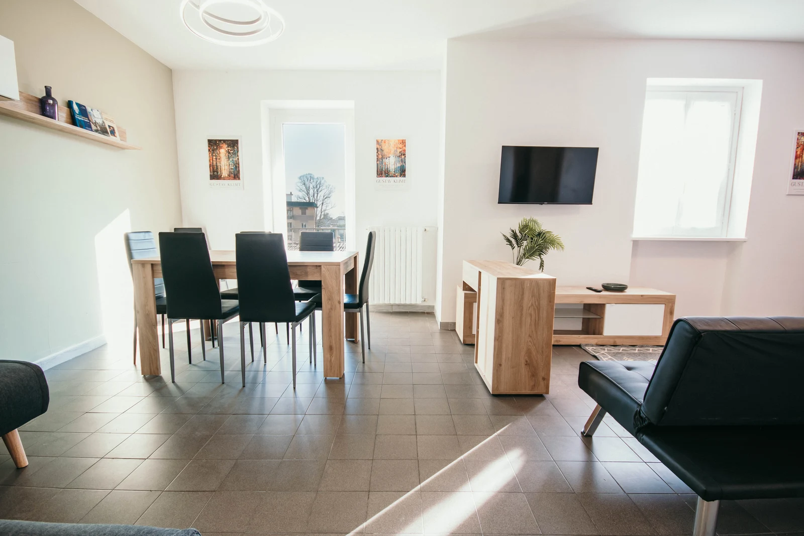 SEQUOIA &middot; Appartamento Deluxe con 2 Camere da Letto — Bigattera Apartments, Varese