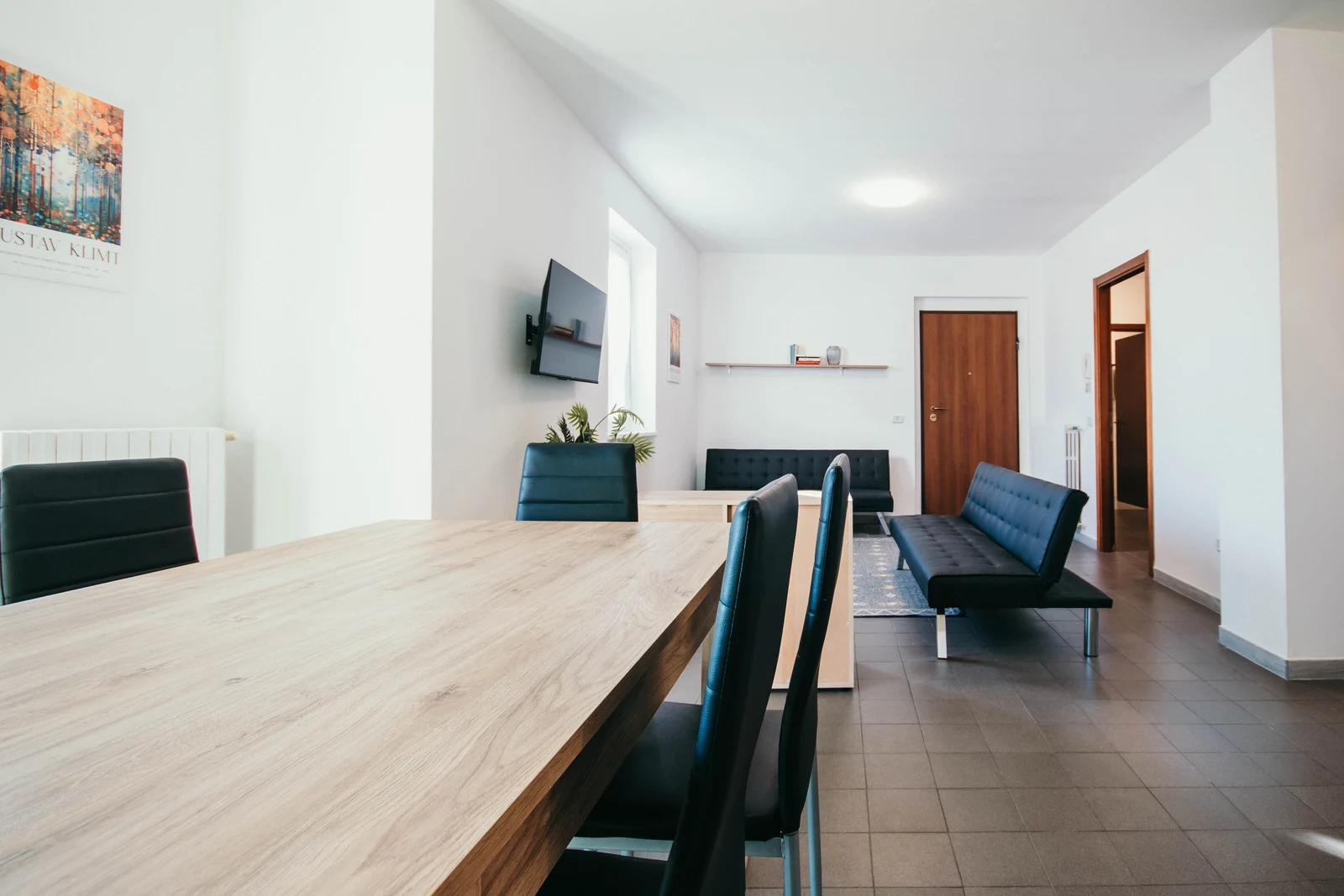 SEQUOIA &middot; Appartamento Deluxe con 2 Camere da Letto — Bigattera Apartments, Varese